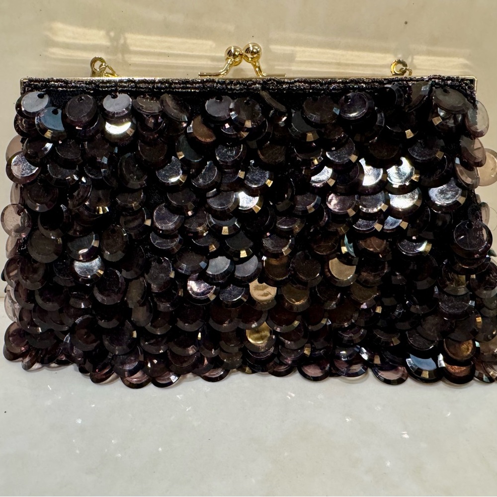 Bebe Beaded Crossbody w Gold Hardware 9”L x 5”H w Black Velvet-like Dustcover